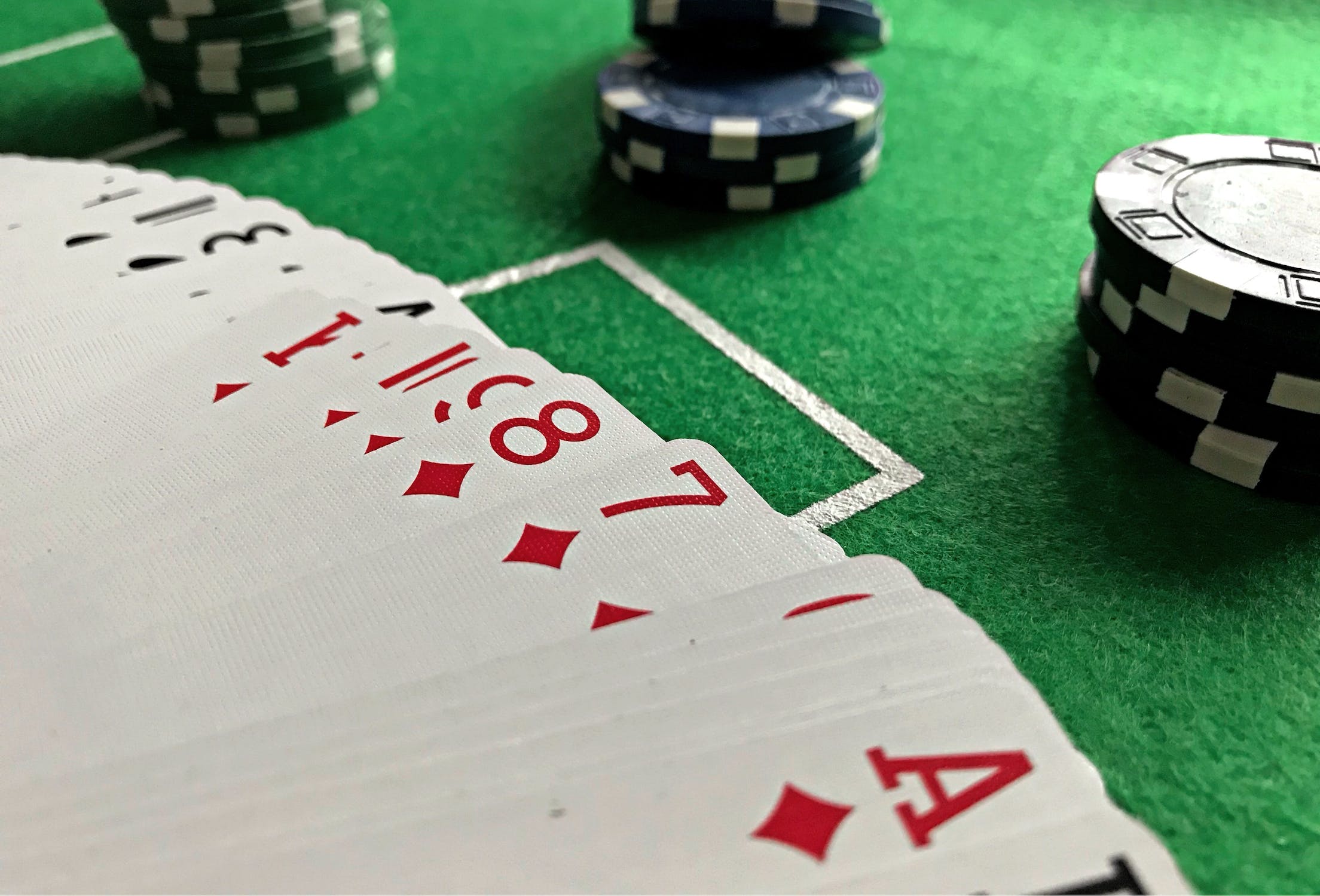 Read more about the article The Ultimate Guide to Playing in Live Poker Tournaments that Pro Players Should Know
