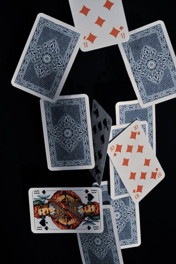 Read more about the article Texas Hold’em: Beyond the Basics – Elevating Your Game to New Heights