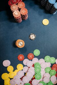 Read more about the article The Poker Faceoff: Bluffing and Semi-Bluffing Your Way to Tournament Triumph